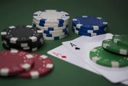 Tableau Blackjack : Comment jouer et comprendre la stratégie de base pour gagner ses parties